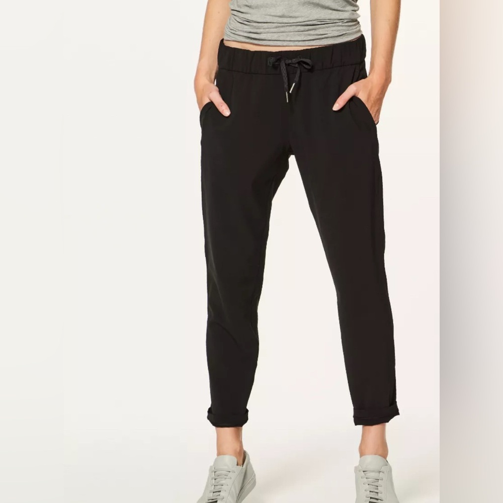 BNWT Lululemon Athletica On The Fly Pants 25” woven in size 0